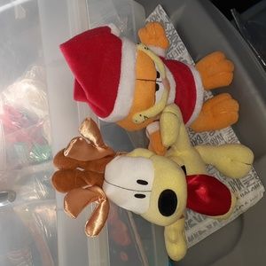 Lot of 2 - Garfield Collectible stuffies